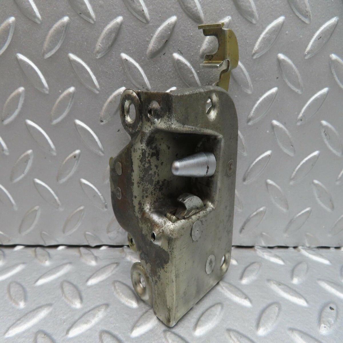 13896 Mercedes-Benz C107 280SLC Right Door Lock Mechanism