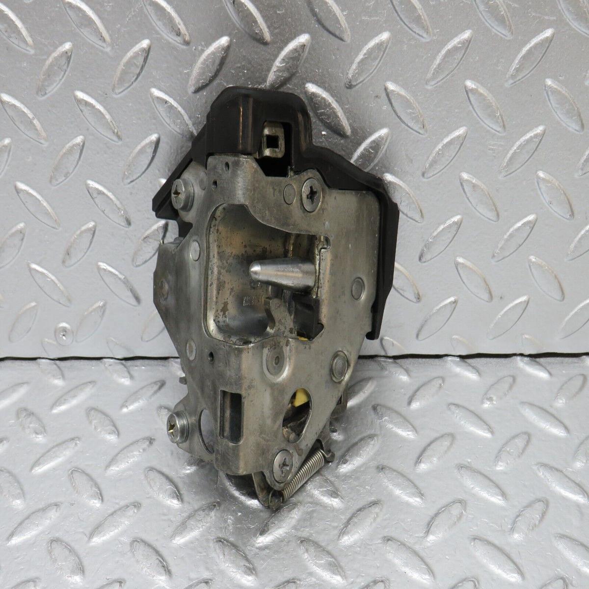 0572 Mercedes-Benz W123 230E Rear Right Door Lock Mechanism 1237330208