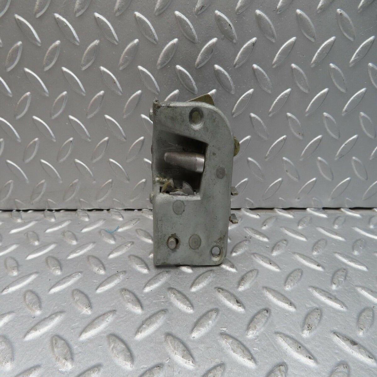 12349 Mercedes-Benz W108 280SE 3.5 Front Right Door Lock Mechanism
